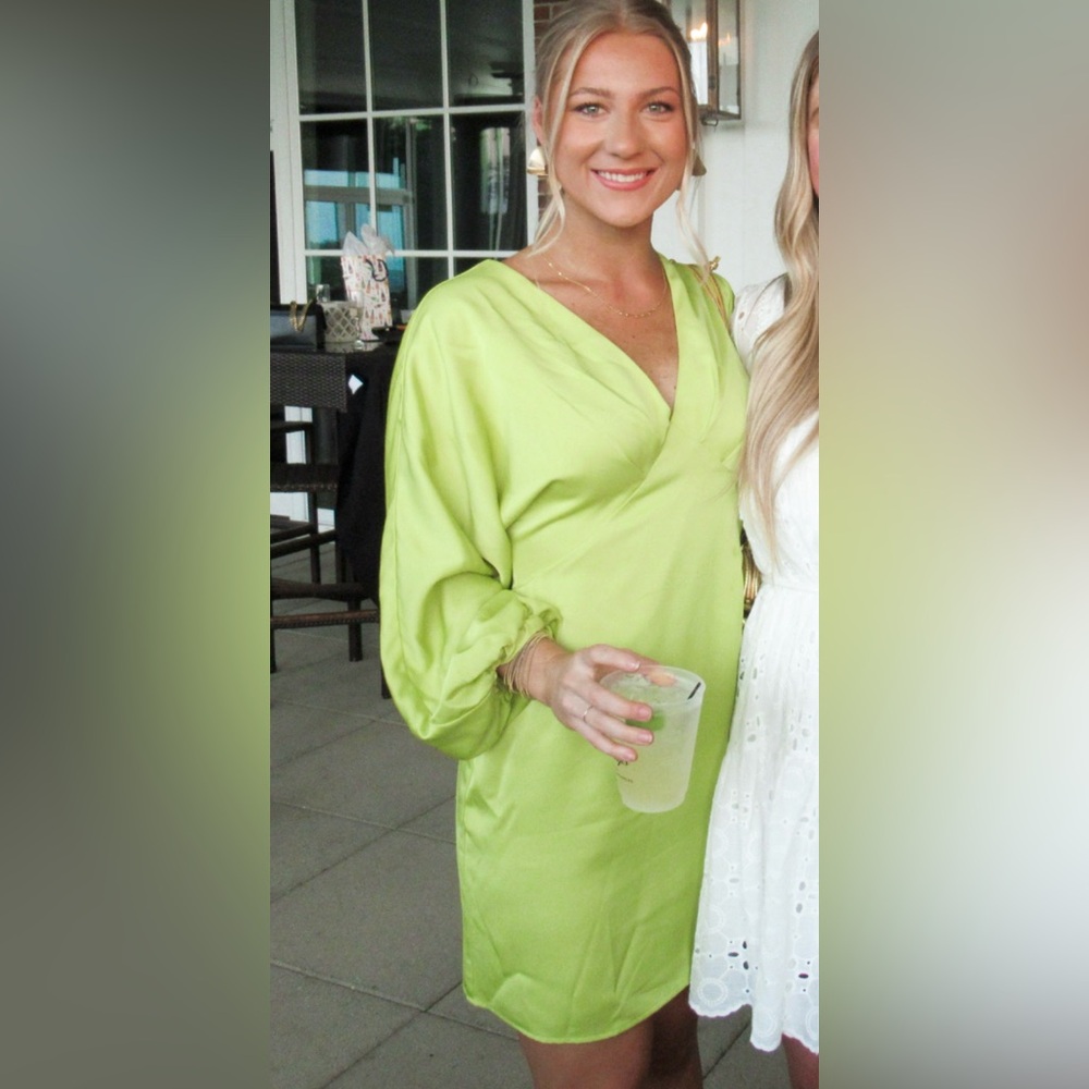 Adelyn Rae Dalena Bell Sleeve Mini Dress - Green Yellow